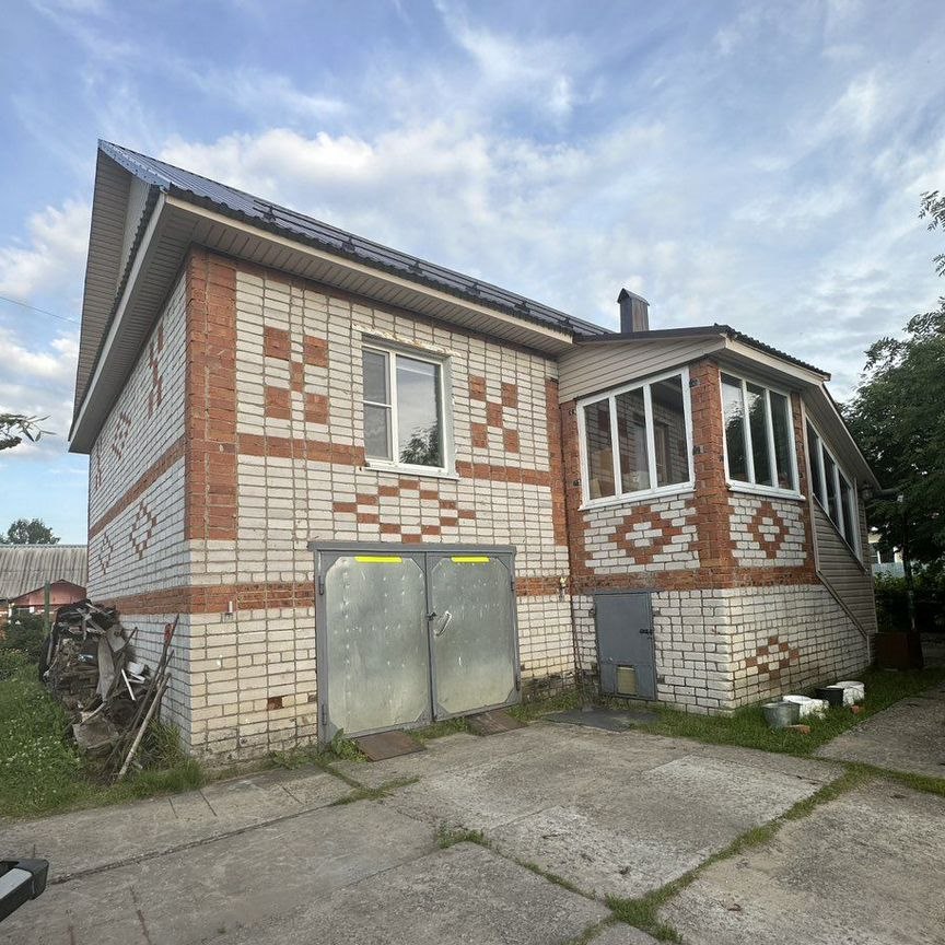  дом, 180 м², 17 соток