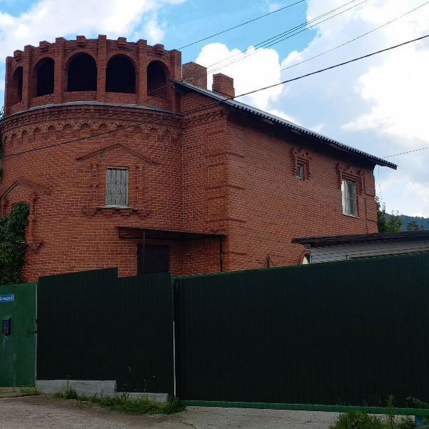 Дом, 215 м², 10 соток