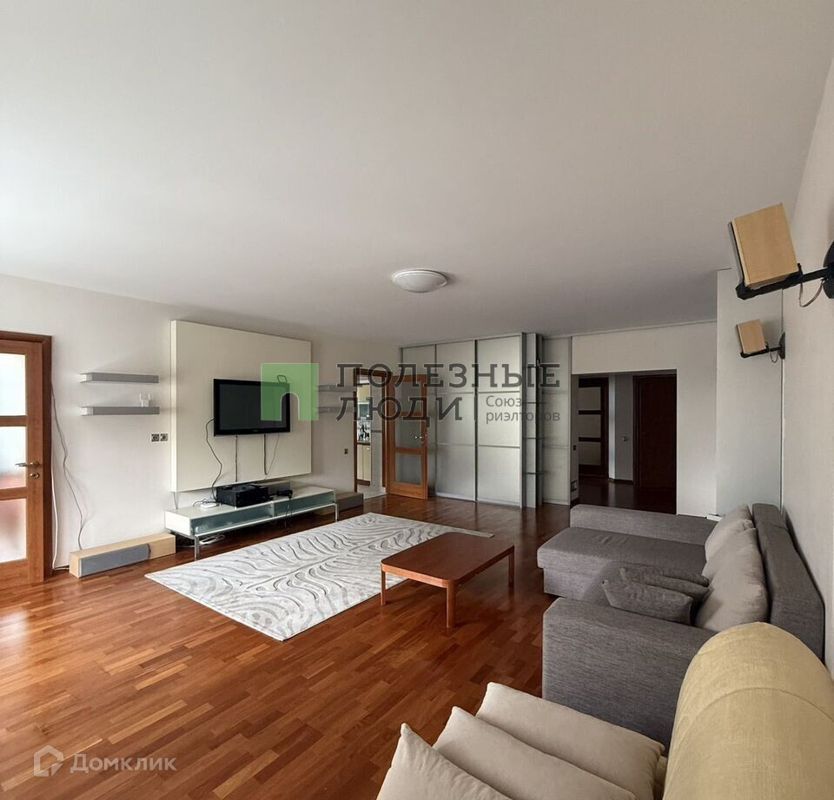3-комн. квартира, 103 м², 3/9 этаж