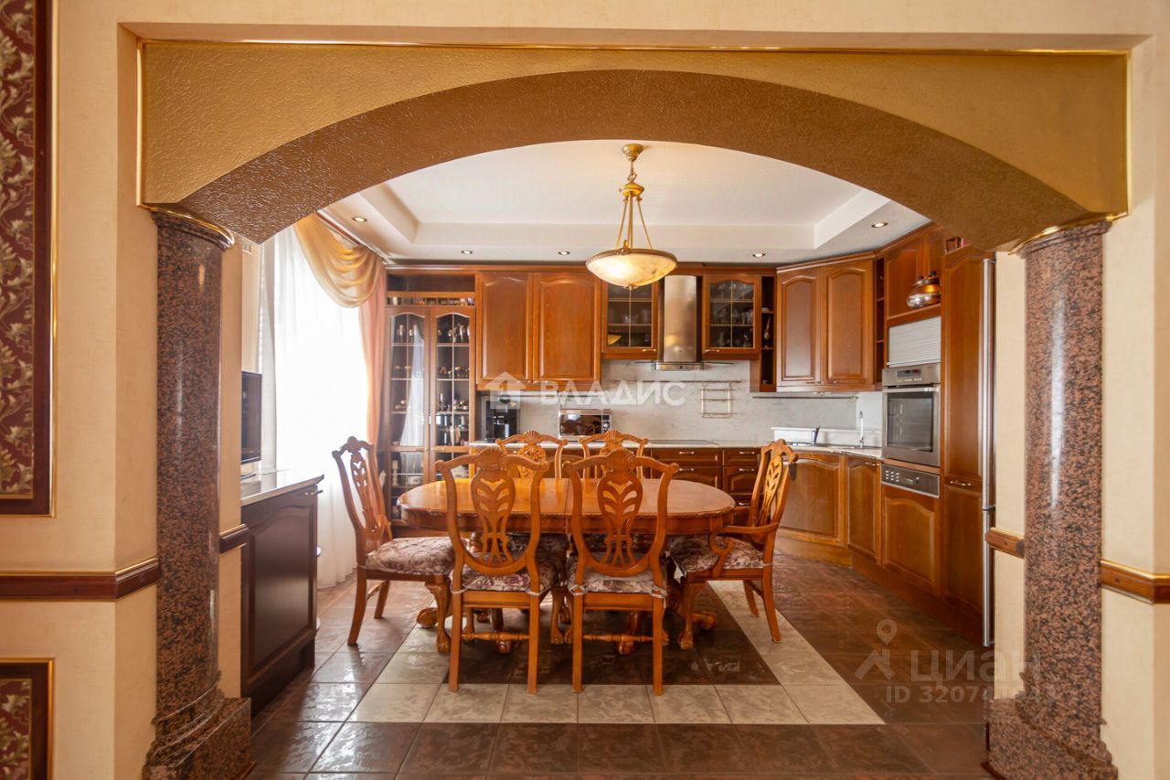 3-комн., 139.4 м², 4/5 этаж