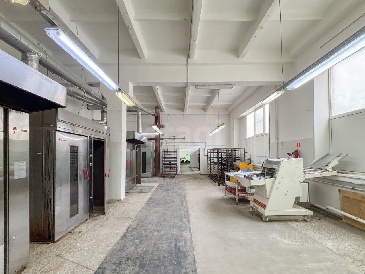 Склад, 380 м², 1/2 этаж