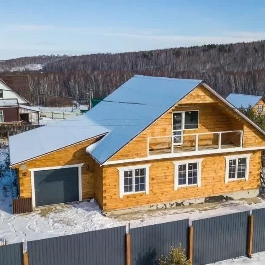 Дом, 220 м², 10 соток