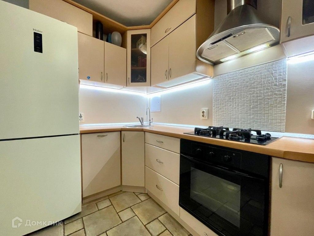 2-комн., 50 м², 1/10 этаж