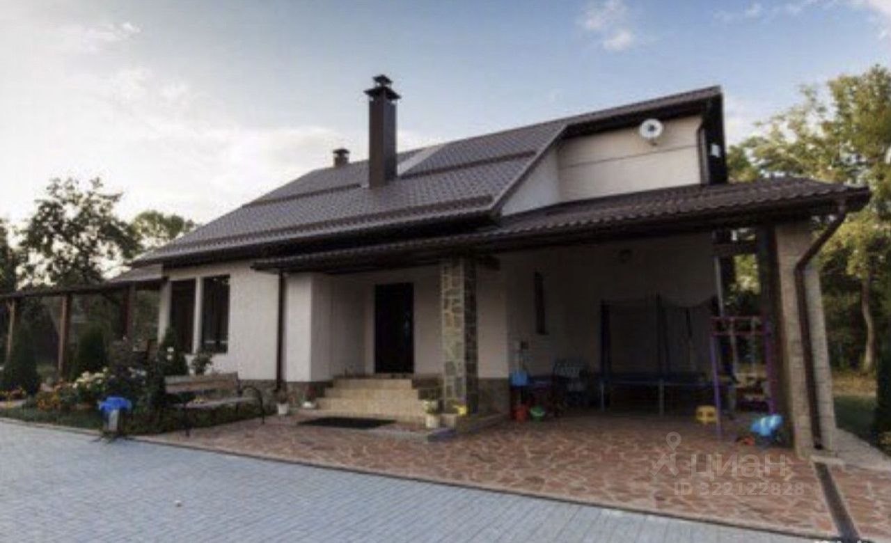 Коттедж, 220 м², 50 соток