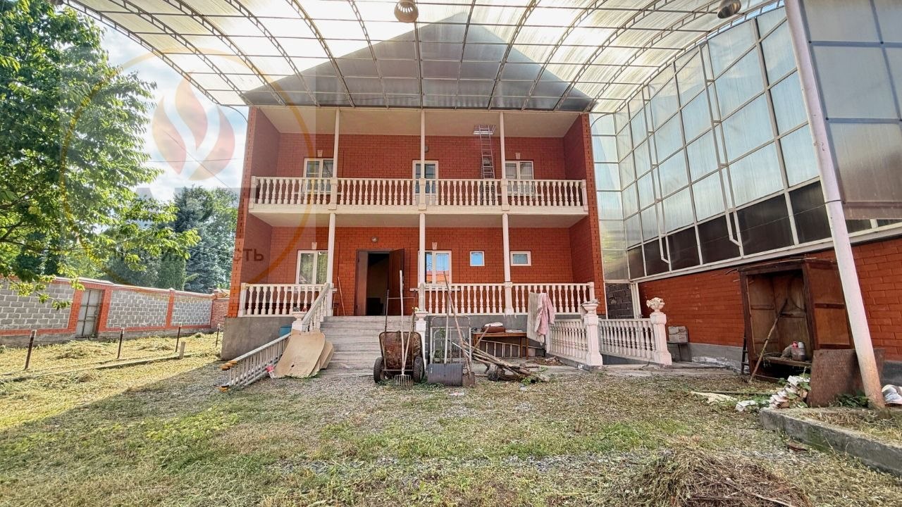 3-этажный дом, 333 м², 7 соток