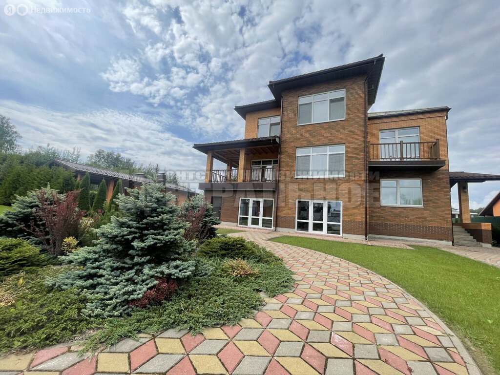 Дом, 449.4 м², 30 соток