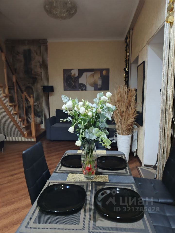 3-комн. квартира, 100 м2, 1/2 этаж