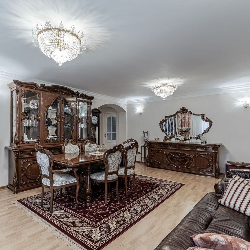 5-комн. квартира, 180 м², 1/8 этаж