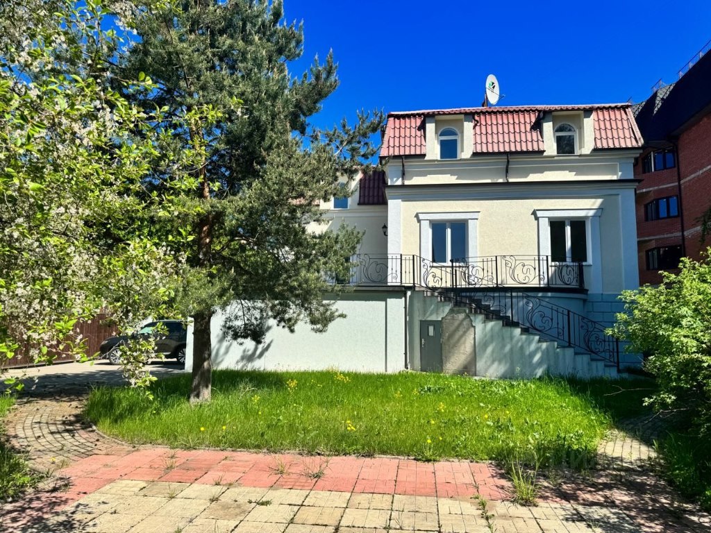 Дом, 427 м², 19 соток