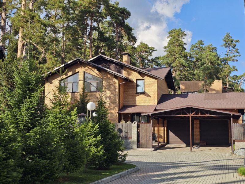 Коттедж, 250 м2, 10 соток