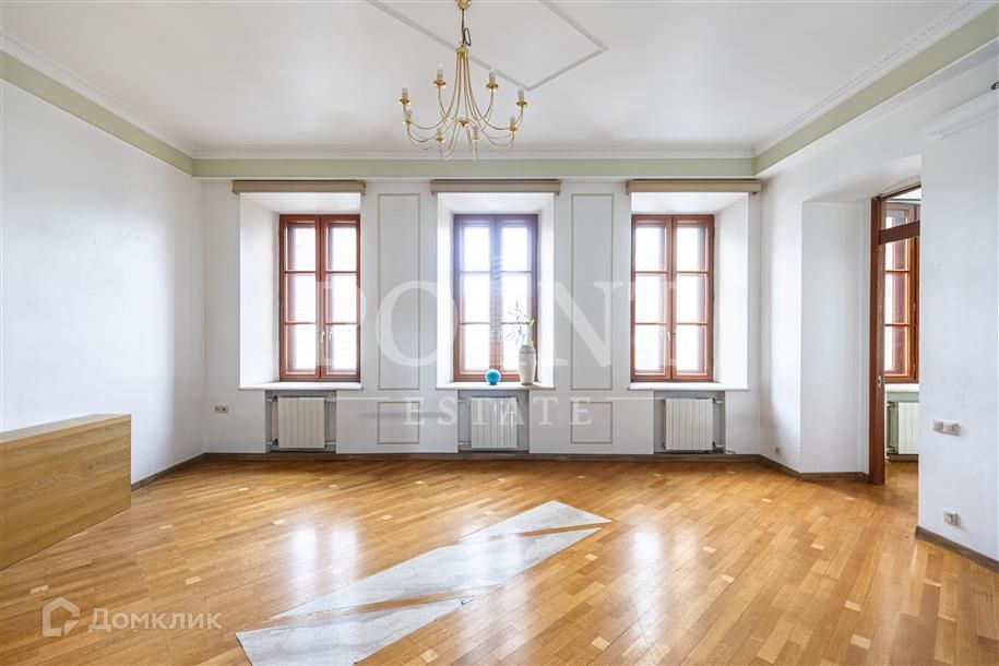 6-комн., 140 м², 2/4 этаж
