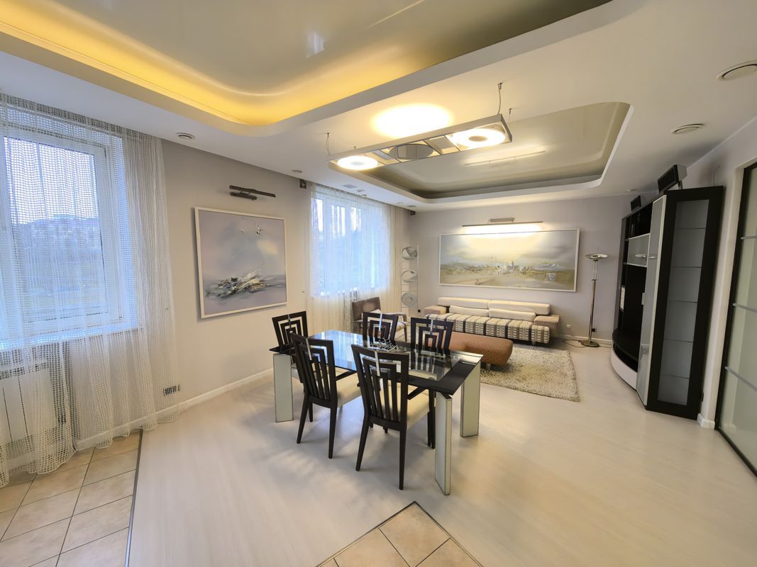 2-комн., 112.7 м², 4/8 этаж