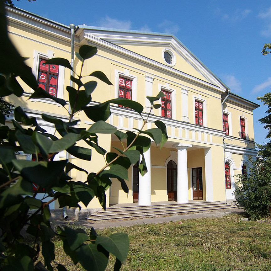 Коттедж, 801.5 м², 10.2 соток