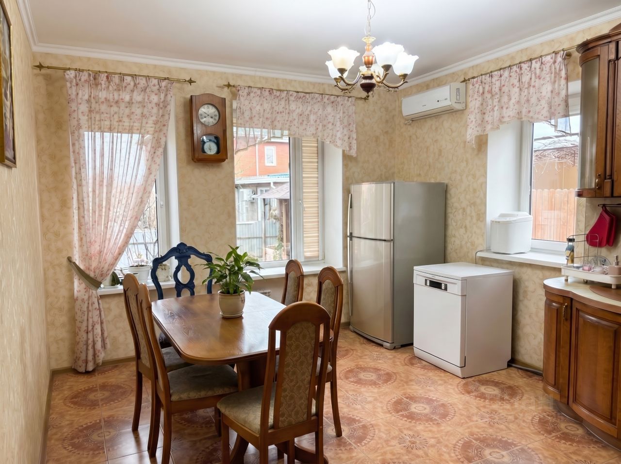2 этажный, Дом, 231.5 м², 4.04 сотки, 2 этажа