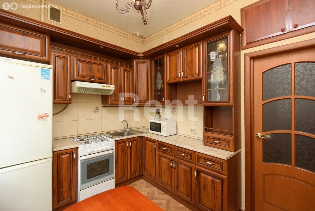 3-комн., 70 м², 1/6 этаж