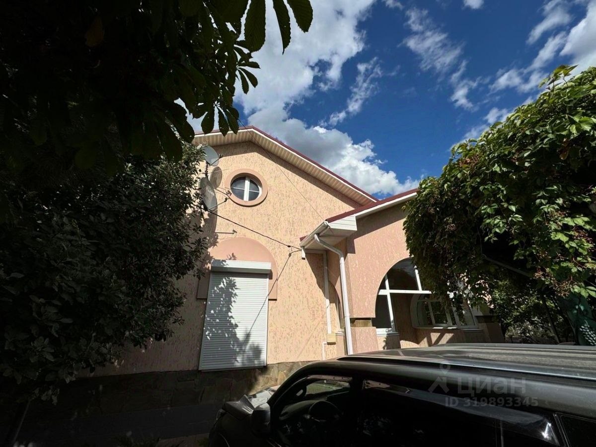 Дом, 200 м², 9 соток