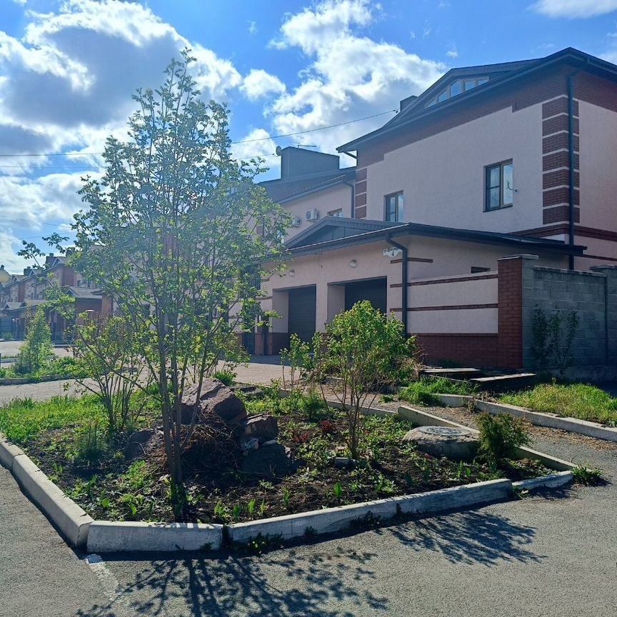 Таунхаус, 380 м², 4 сотки