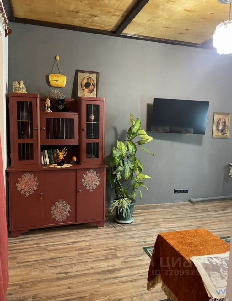 1-комн., 42 м², 1/2 этаж