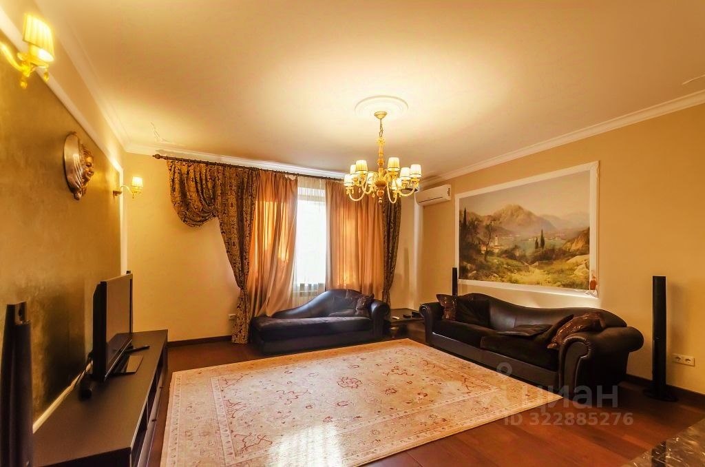 Дом, 300 м², 9 соток