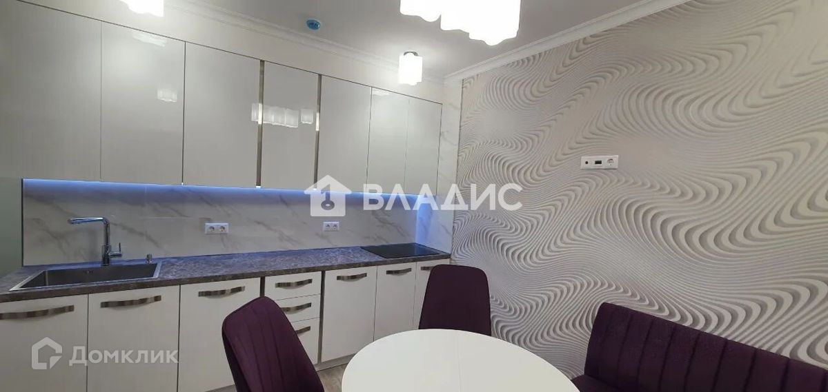 2-комн. квартира, 47 м2, 18/18 этаж
