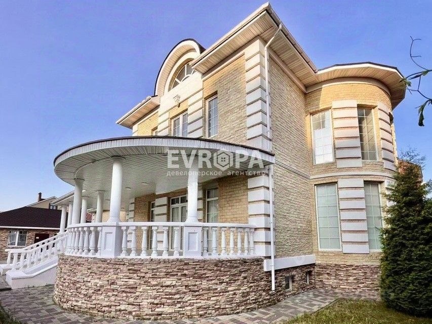 Дом, 740 м², 8 соток