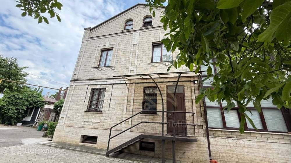 8-комн., 350 м², 1/3 этаж