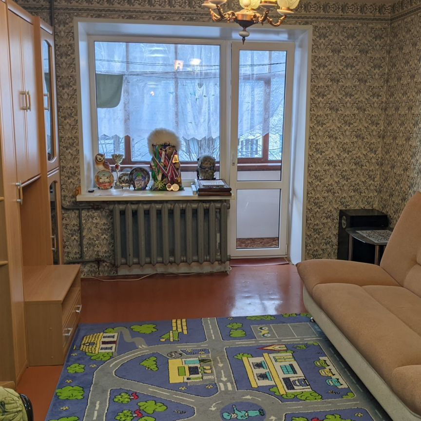 3-комн. квартира, 60 м2, 1/5 этаж