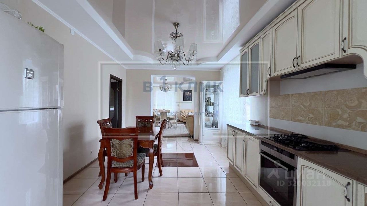 3-этажный коттедж, 341.3 м², 6.5 соток