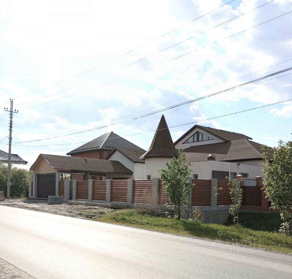 Коттедж, 307 м², 10 соток