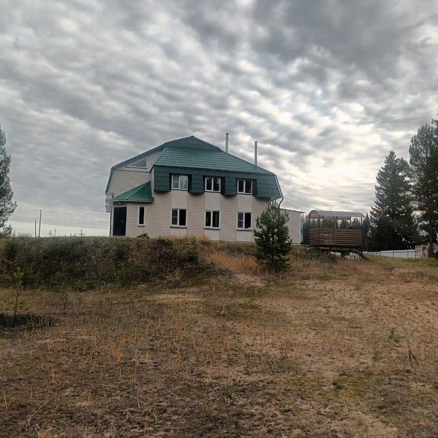 Дом, 325 м², 37 соток