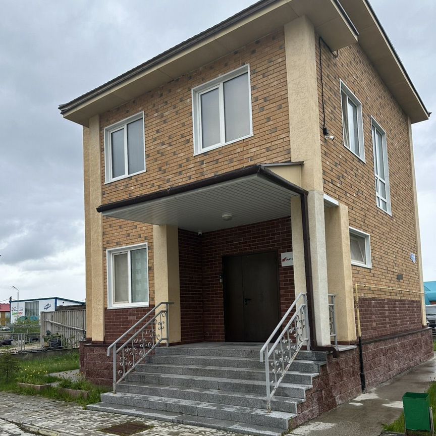 Дом, 196.8 м², 4 сотки