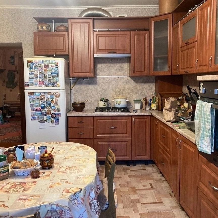 Дом, 187.8 м², 28 соток