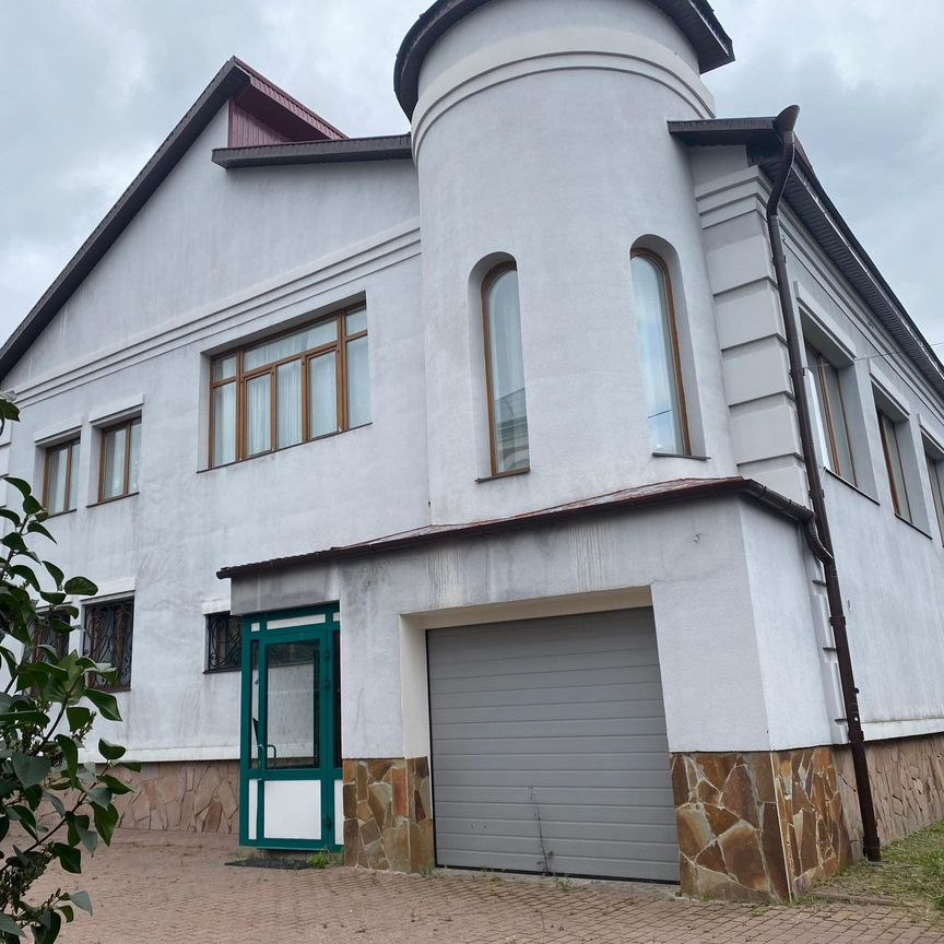 Коттедж, 496 м², 10 соток