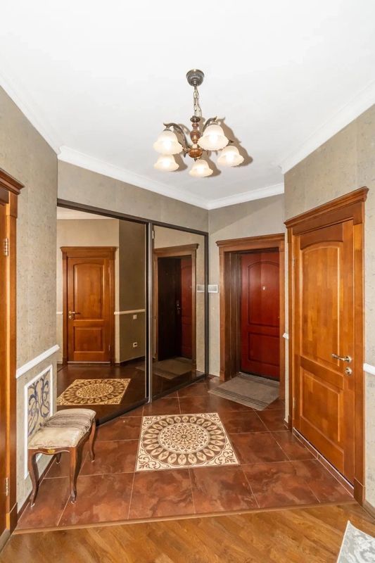 3-комн., 160 м², 6/10 этаж