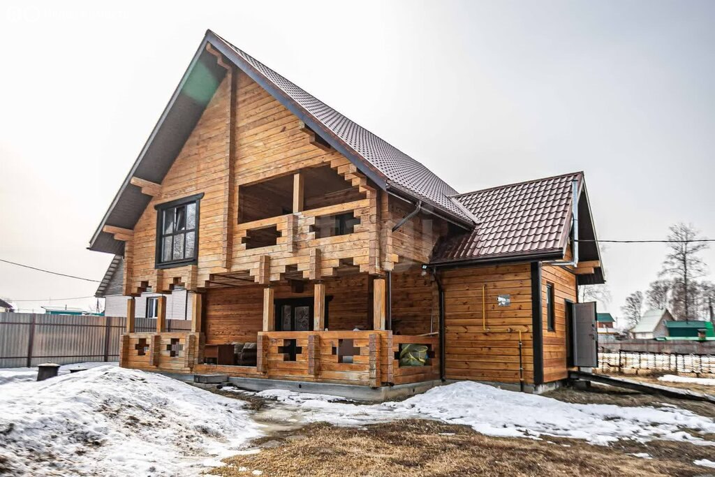 Дом, 221.7 м², 10 соток