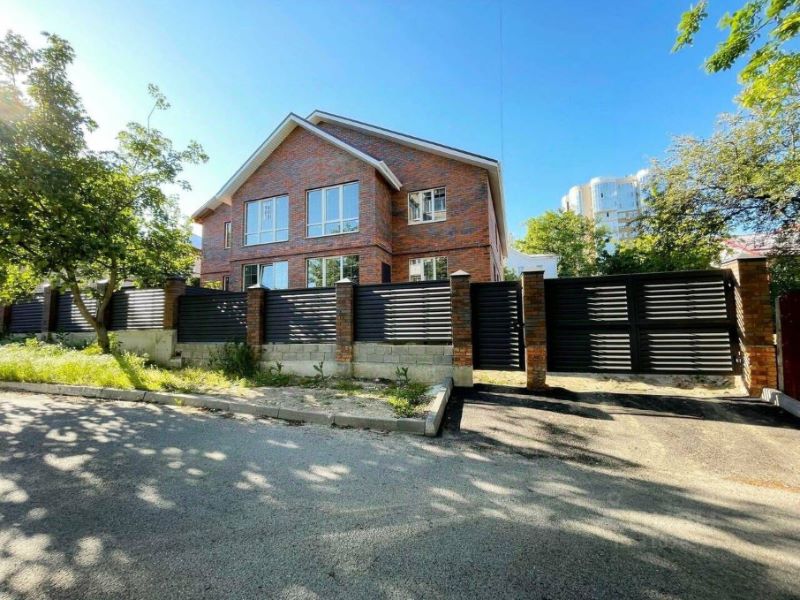 Таунхаус, 138.3 м², 2.3 сотки