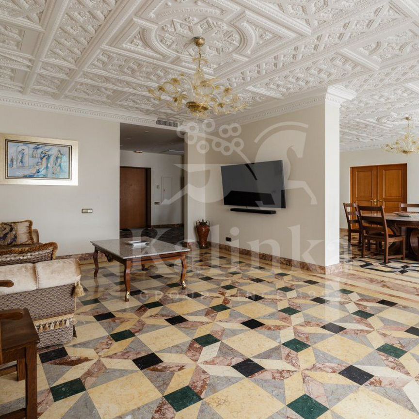3-комн., 159 м², 13/14 этаж
