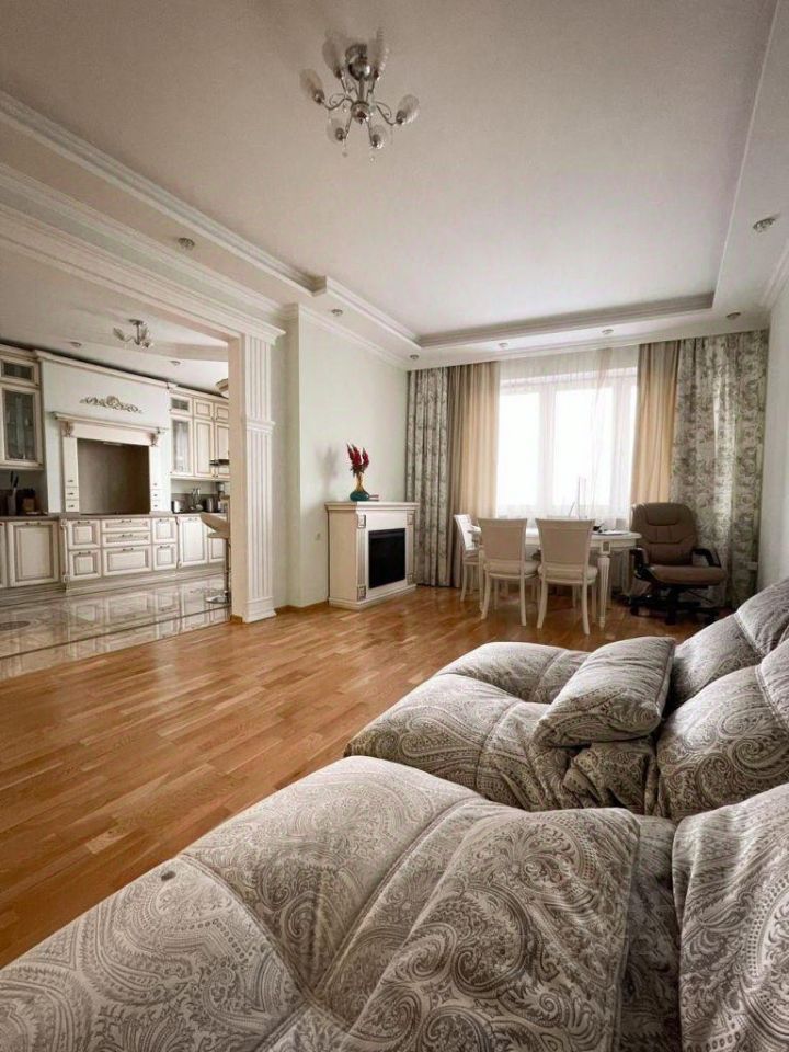 3-комн. квартира, 115 м2, 13/33 этаж