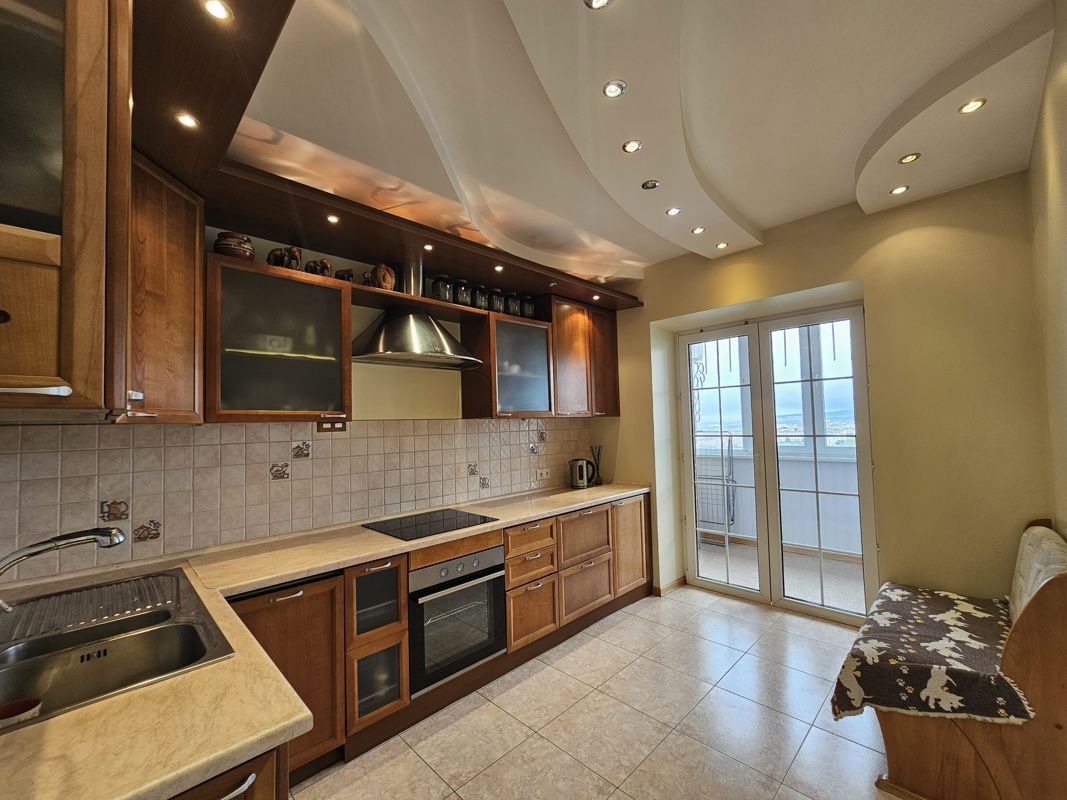 4-комн., 131.2 м², 9/9 этаж