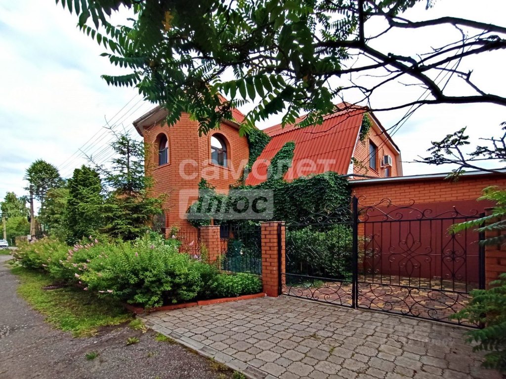 Коттедж, 366.7 м², 10.61 соток