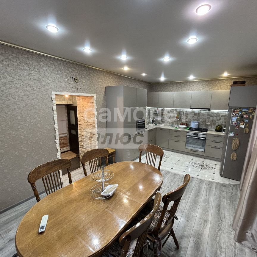 Дом, 239.2 м², 9.6 соток