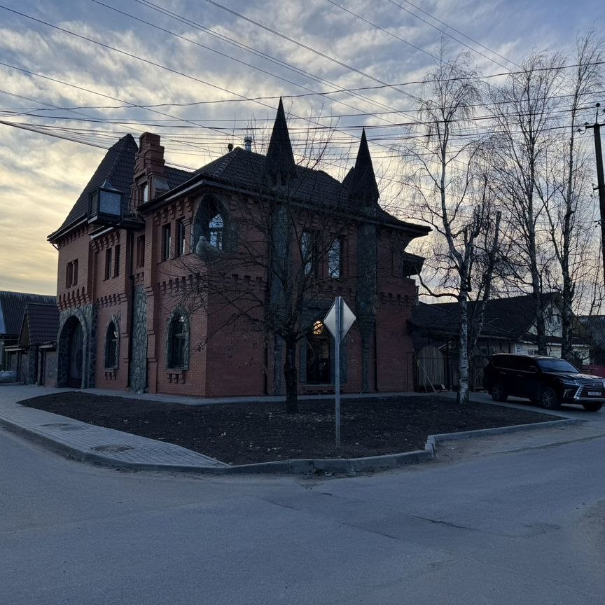 Коттедж, 306 м², 6 соток