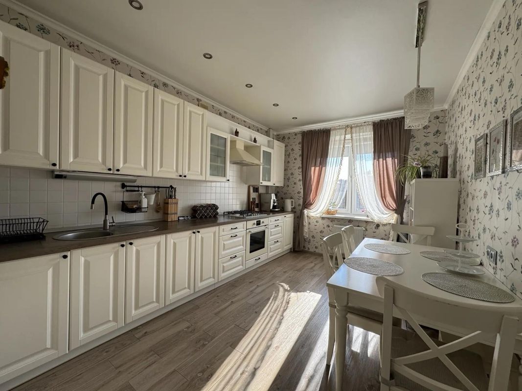 2-комн. квартира, 74 м², 7/9 этаж