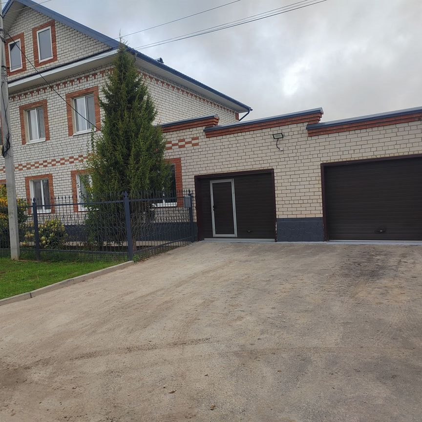 Дом, 205 м², 12 соток