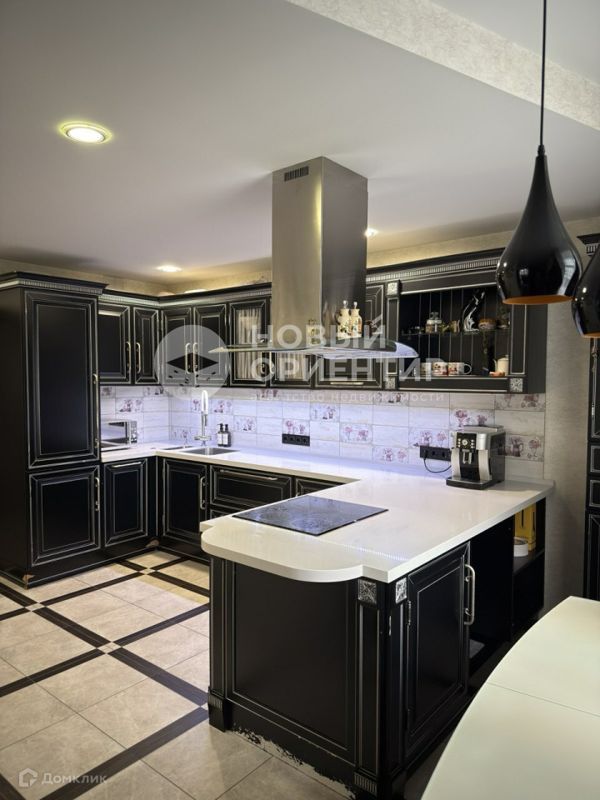 4-комн., 141.7 м², 4/10 этаж