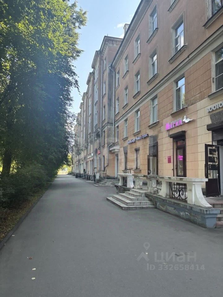 Торговое помещение, 155.3 м², 1/3 этаж