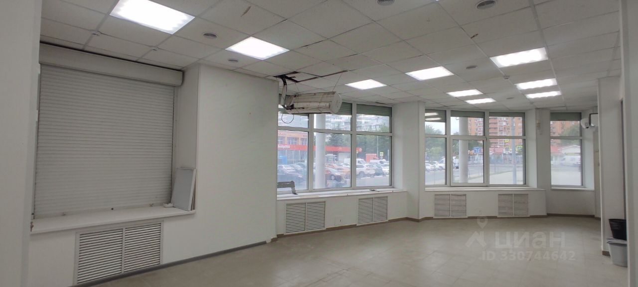 Торговое помещение, 53 м², 1/17 этаж