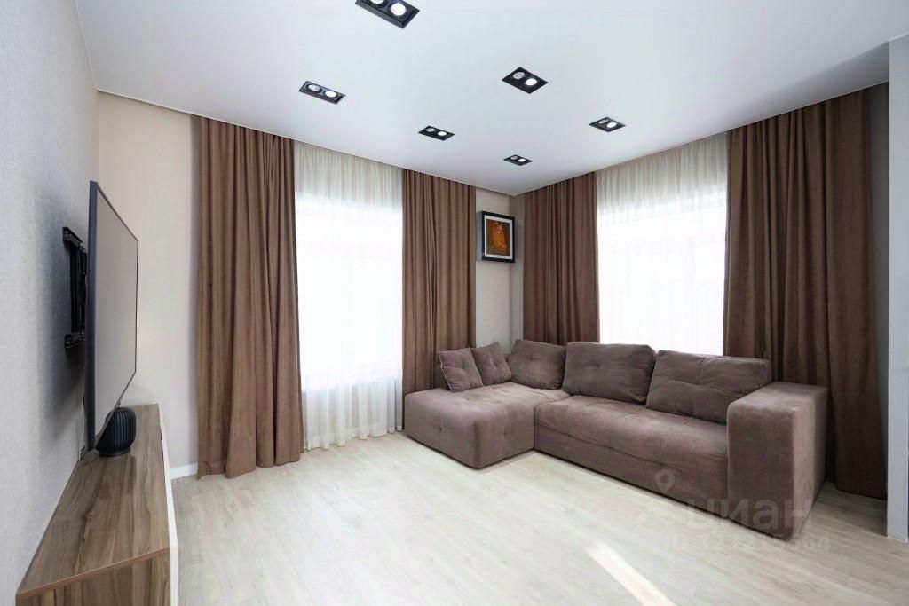 Коттедж, 198.5 м², 10 соток