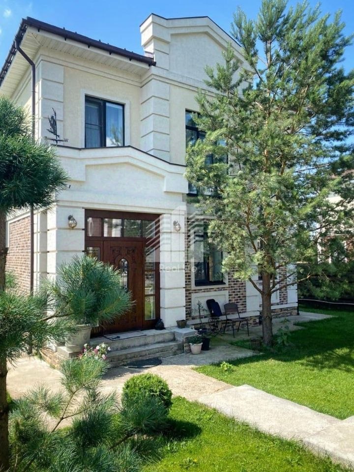 Дом, 160 м², 8.12 соток