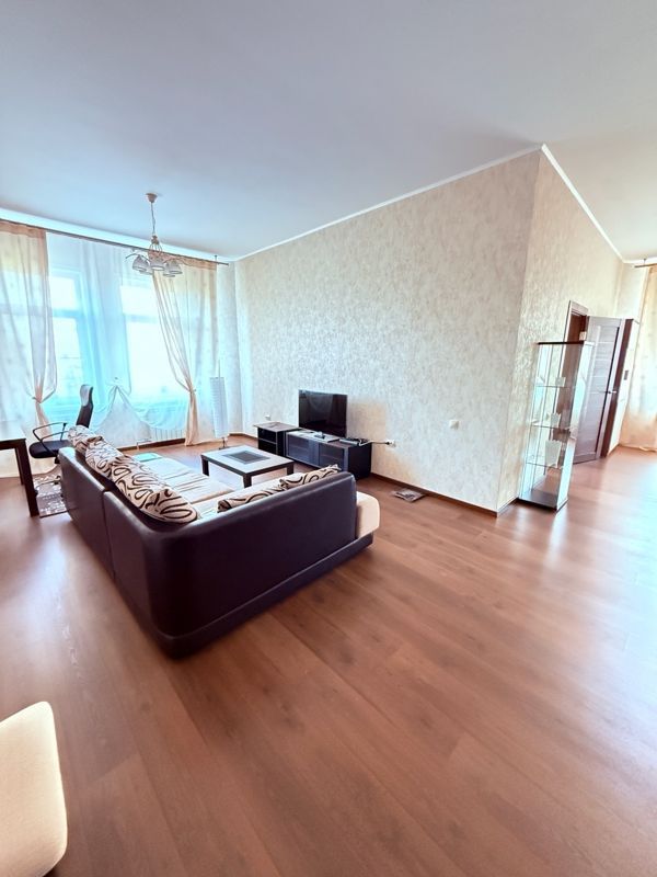 2-комн., 82.4 м², 2/4 этаж